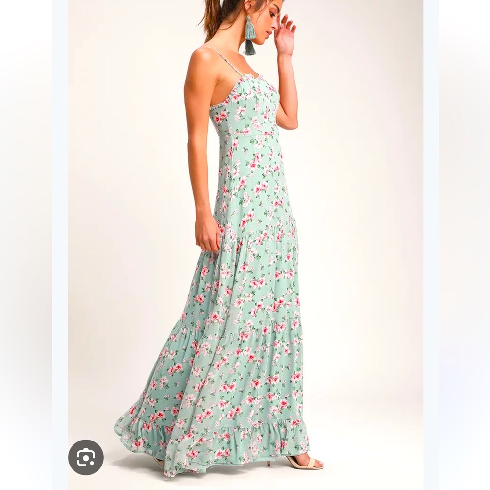 Lulu’s sage floral maxi dress - size medium